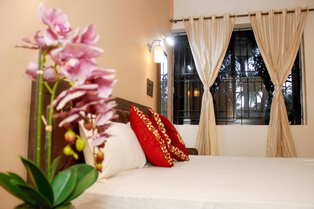 Carolina Guesthouse โคลวา ภายนอก รูปภาพ